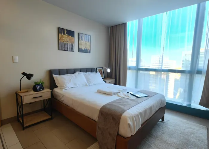 Aparthotel 1br Amazing View In Uptown Bgc By Terravista 4*